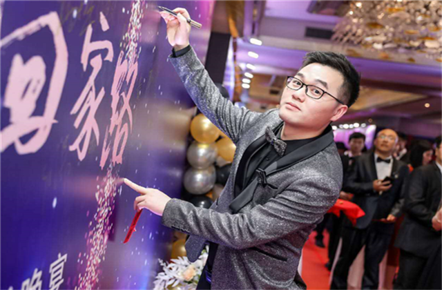 【高光“疫”事】勇敢逆行的特殊“网约车”——yh86银河国际90后，用信念打通生命运输线